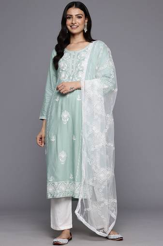Floral Embroidered Panelled Thread Work Kurta With Trousers & Dupatta