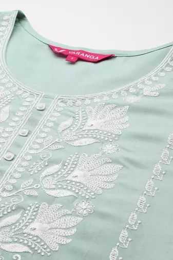Floral Embroidered Panelled Thread Work Kurta With Trousers & Dupatta