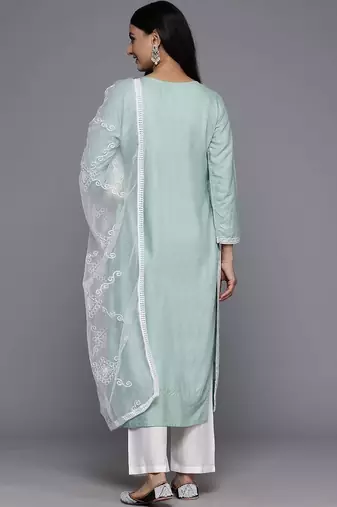 Floral Embroidered Panelled Thread Work Kurta With Trousers & Dupatta