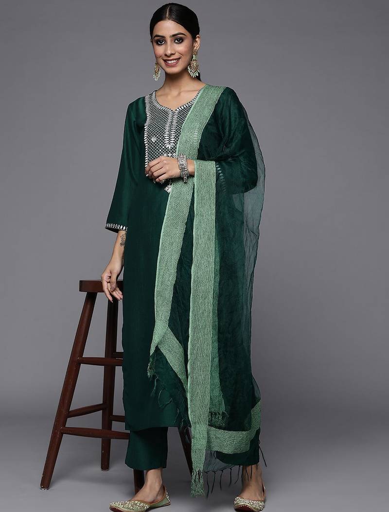 Ethnic Motifs Yoke Design Thread Work Straight Kurta with Trousers & Dupatta
