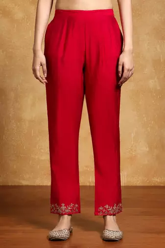 Women Floral Embroidered Regular Kurta with Trousers & With Dupatta