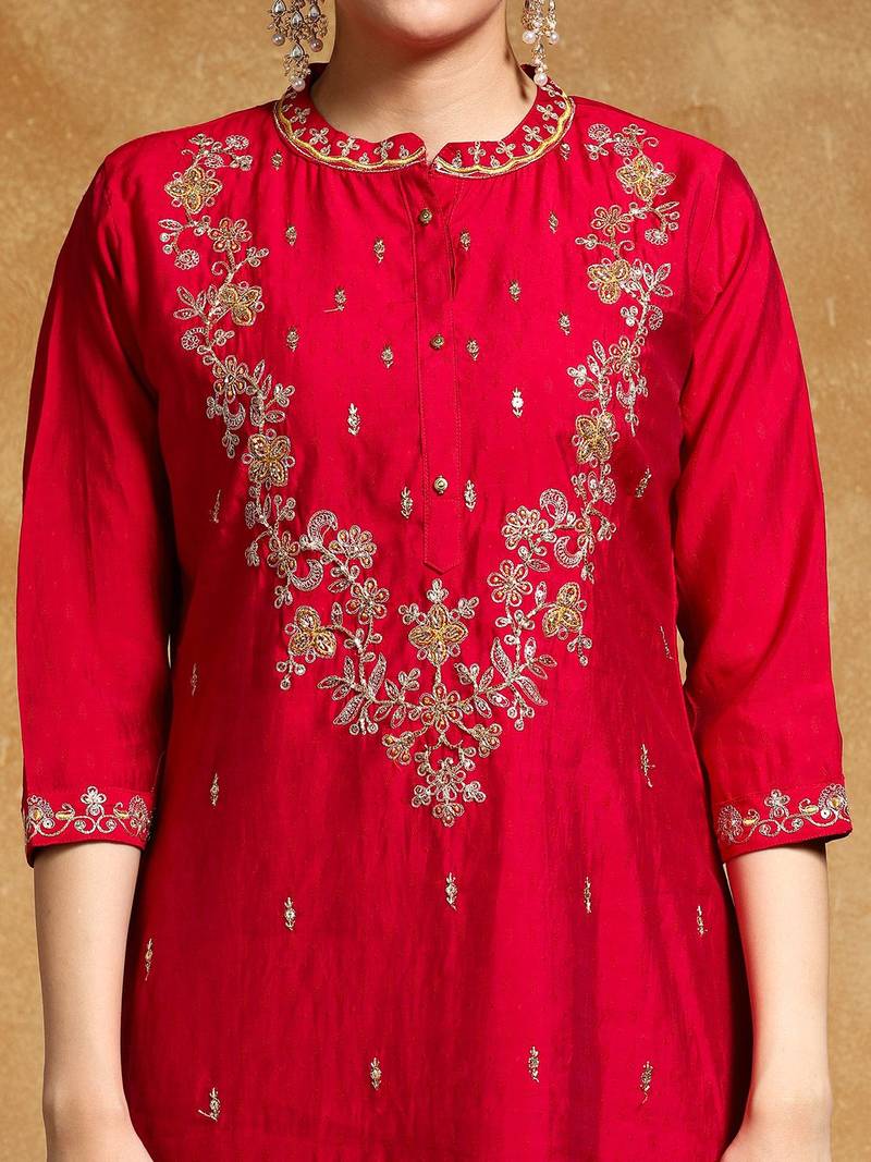 Women Floral Embroidered Regular Kurta with Trousers & With Dupatta