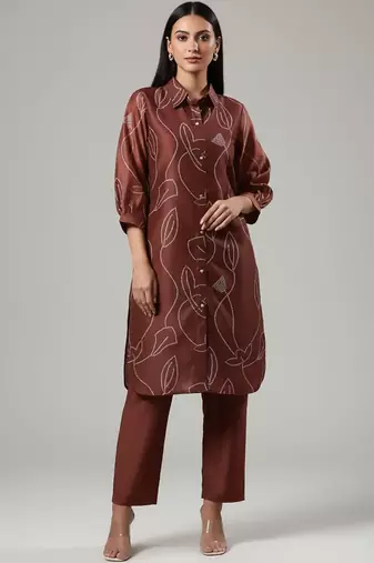 Women Bandhani Printed Regular Chanderi Silk Kurta with Trousers