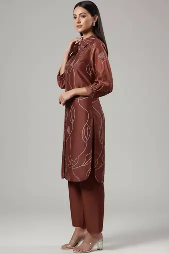 Women Bandhani Printed Regular Chanderi Silk Kurta with Trousers