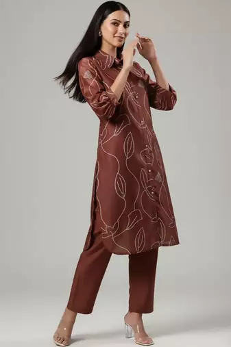 Women Bandhani Printed Regular Chanderi Silk Kurta with Trousers