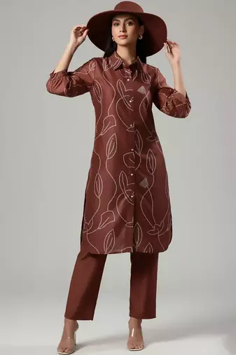 Women Bandhani Printed Regular Chanderi Silk Kurta with Trousers