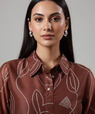 Women Bandhani Printed Regular Chanderi Silk Kurta with Trousers 6