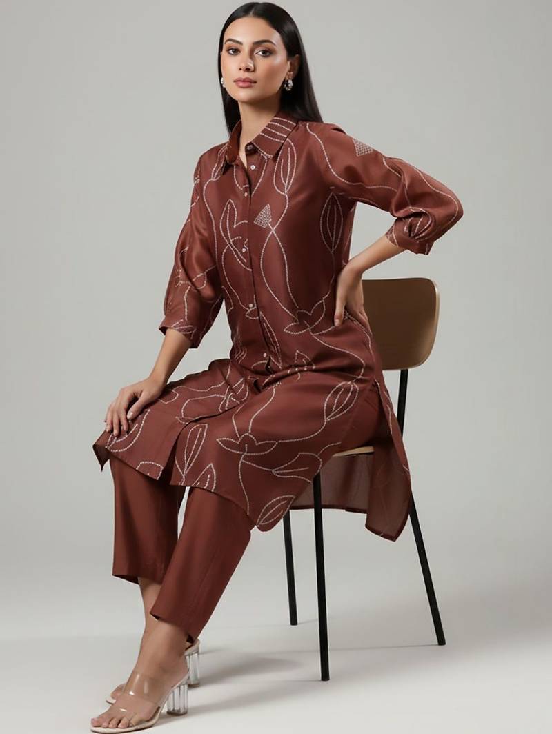 Women Bandhani Printed Regular Chanderi Silk Kurta with Trousers