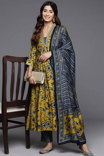 Floral Printed Sequinned Chanderi Silk Straight Kurta With Trouser & Dupatta