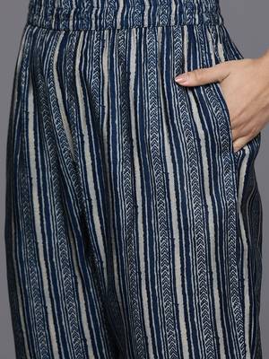 Floral Printed Sequinned Chanderi Silk Straight Kurta With Trouser & Dupatta 3