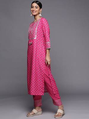 Women Bandhani Printed Regular Thread Work Kurta with Trousers & With Dupatta 6