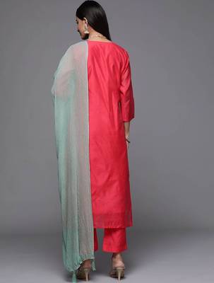 Floral Yoke Design Sequinned Kurta With Trousers & Dupatta 5