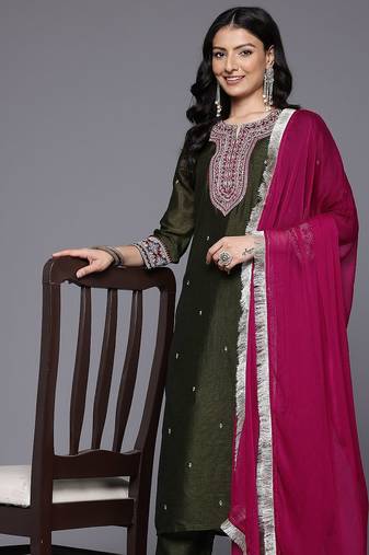 Ethnic Motifs Embroidered Kurta With Trousers & Dupatta