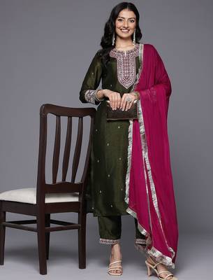 Ethnic Motifs Embroidered Kurta With Trousers & Dupatta 8