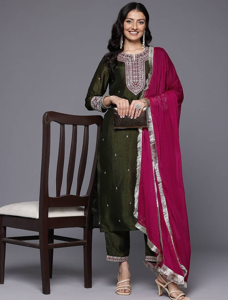 Ethnic Motifs Embroidered Kurta With Trousers & Dupatta