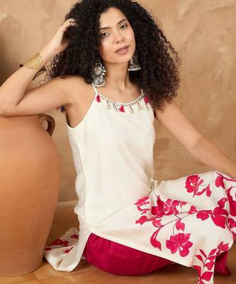 Women Spaghetti strap floral kurta with trousers 2
