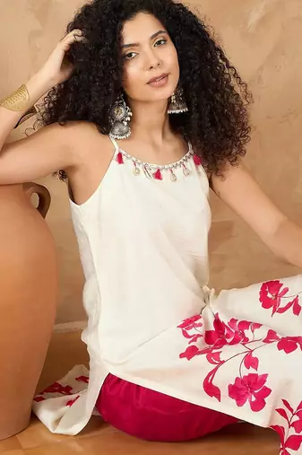 Women Spaghetti strap floral kurta with trousers