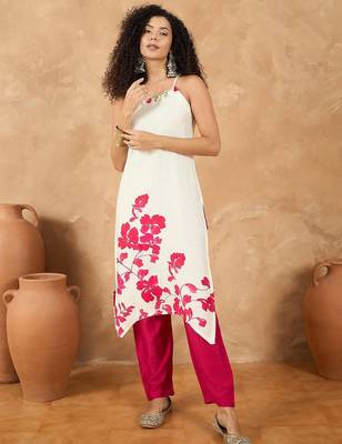Women Spaghetti strap floral kurta with trousers 1