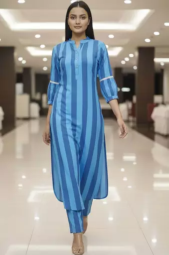 Women Printed Regular Kurta with Trousers