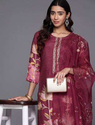 Floral Printed Regular Pure Silk Kurta with Trousers & Dupatta 2