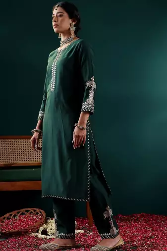 Women Ethnic Motifs Embroidered Regular Kurta with Trousers & With Dupatta