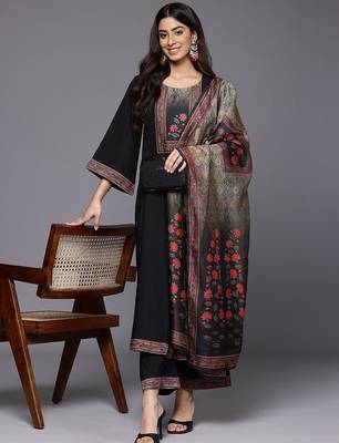 Women Floral Yoke Design Sequinned Kurta with Trousers & Dupatta 1