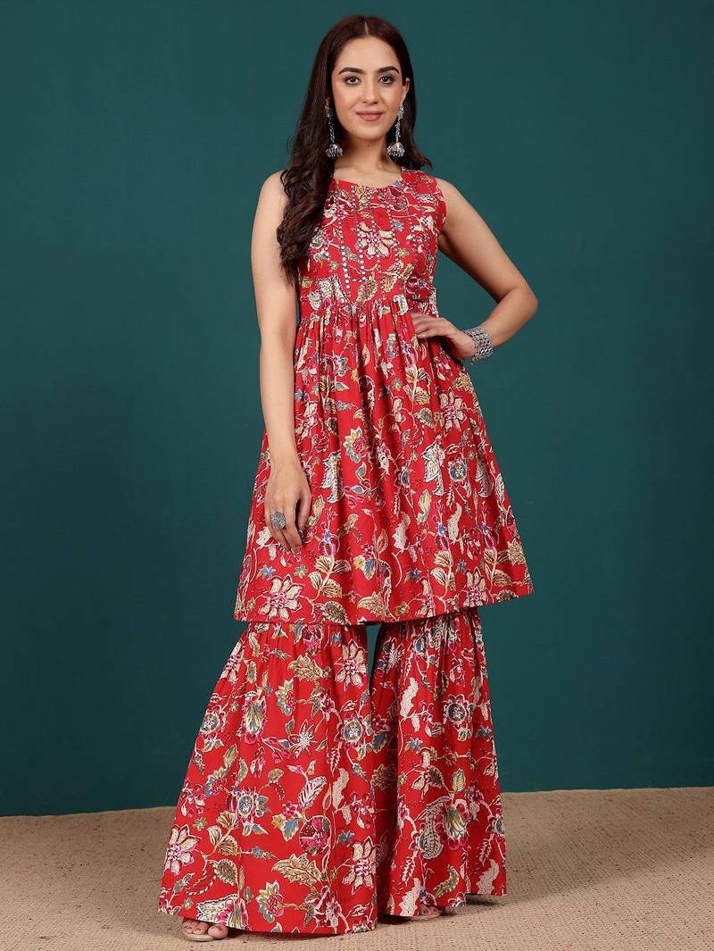 Women Floral Printed Regular Thread Work Pure Cotton Kurta with Sharara