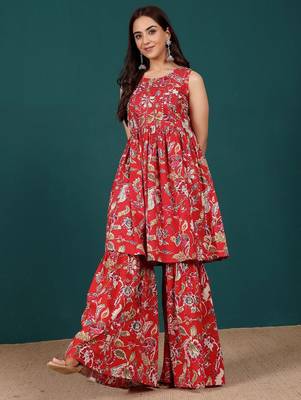 Women Floral Printed Regular Thread Work Pure Cotton Kurta with Sharara 5