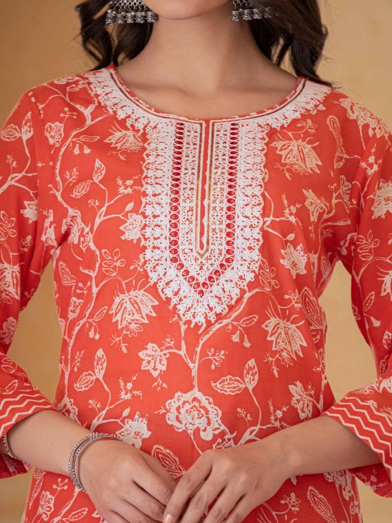 Floral Printed Regular Thread Work Kurta with Trousers & With Dupatta