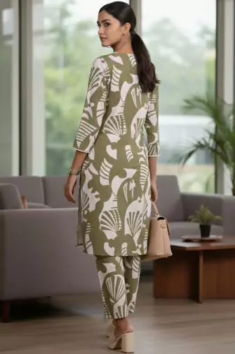 Women Printed Regular Pure Cotton Kurta with Trousers