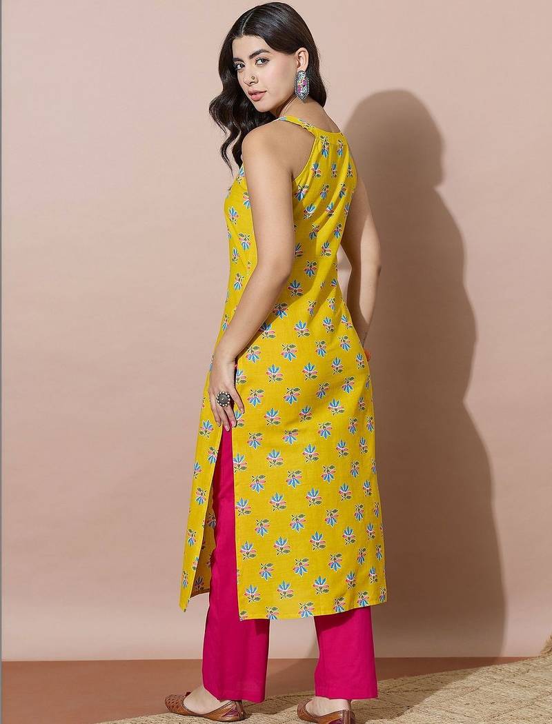 Women Ethnic Motifs Printed Regular Kurta with Trousers