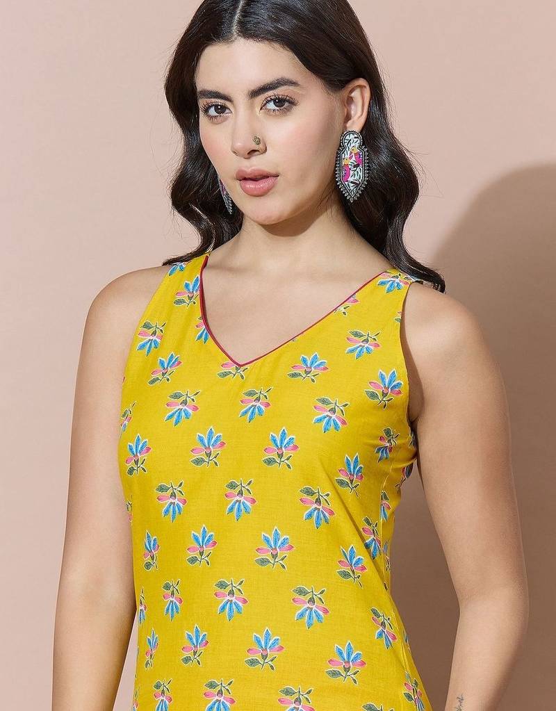 Women Ethnic Motifs Printed Regular Kurta with Trousers