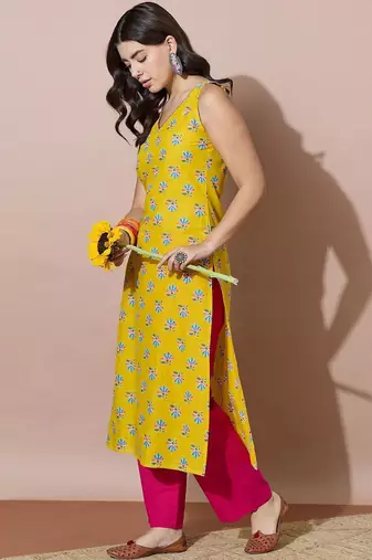 Women Ethnic Motifs Printed Regular Kurta with Trousers