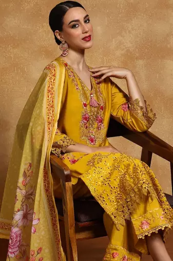 Women Floral Embroidered Regular Thread Work Pure Cotton Kurta with Trousers & With Dupatta