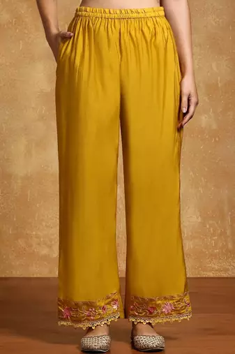 Women Floral Embroidered Regular Thread Work Pure Cotton Kurta with Trousers & With Dupatta