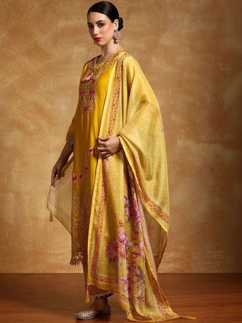 Women Floral Embroidered Regular Thread Work Pure Cotton Kurta with Trousers & With Dupatta