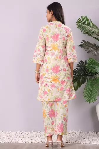 Women Floral Printed Regular Pure Cotton Kurti with Trousers