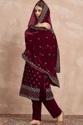 Women Ethnic Motifs Embroidered Regular Thread Work Velvet Kurta with Trousers & With Dupatta