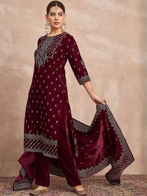 Ethnic Motifs Embroidered Zari Velvet Straight Kurta With Trousers & Dupatta 7