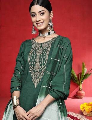 Women Ethnic Motifs Embroidered Kurta with Trousers & Dupatta 2