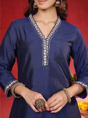 Women Solid Kurta with Trouser & Dupatta 2