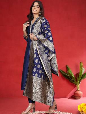 Women Solid Kurta with Trouser & Dupatta 4