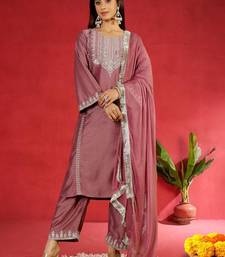 Floral Embroidered Round Neck Zari Straight Kurta with Trousers & Dupatta