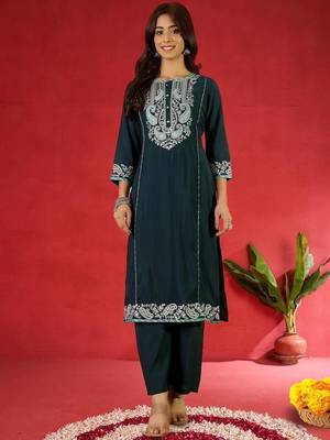 Paisley Yoke Design Zari Straight Kurta With Trousers & Dupatta 1