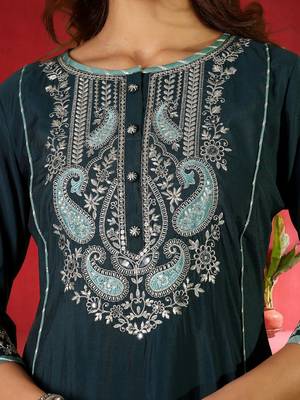Paisley Yoke Design Zari Straight Kurta With Trousers & Dupatta 2