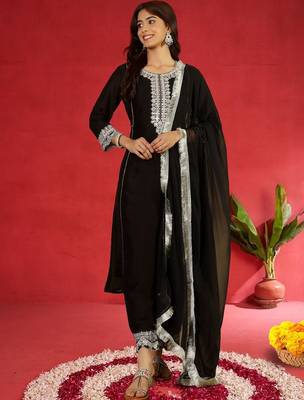 Floral Embroidered Round Neck Zari Straight Kurta With Trousers & Dupatta 1