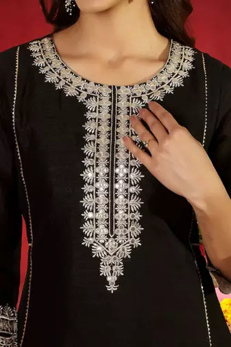 Floral Embroidered Round Neck Zari Straight Kurta With Trousers & Dupatta