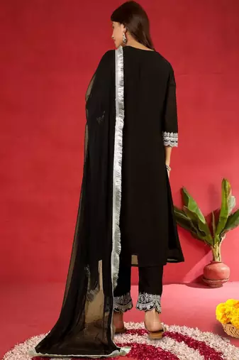 Floral Embroidered Round Neck Zari Straight Kurta With Trousers & Dupatta