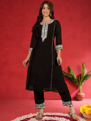 Floral Embroidered Round Neck Zari Straight Kurta With Trousers & Dupatta 6