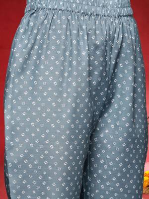 Women Ethnic Motifs Yoke Design Regular Sequinned Kurta & Trousers With Dupatta 3